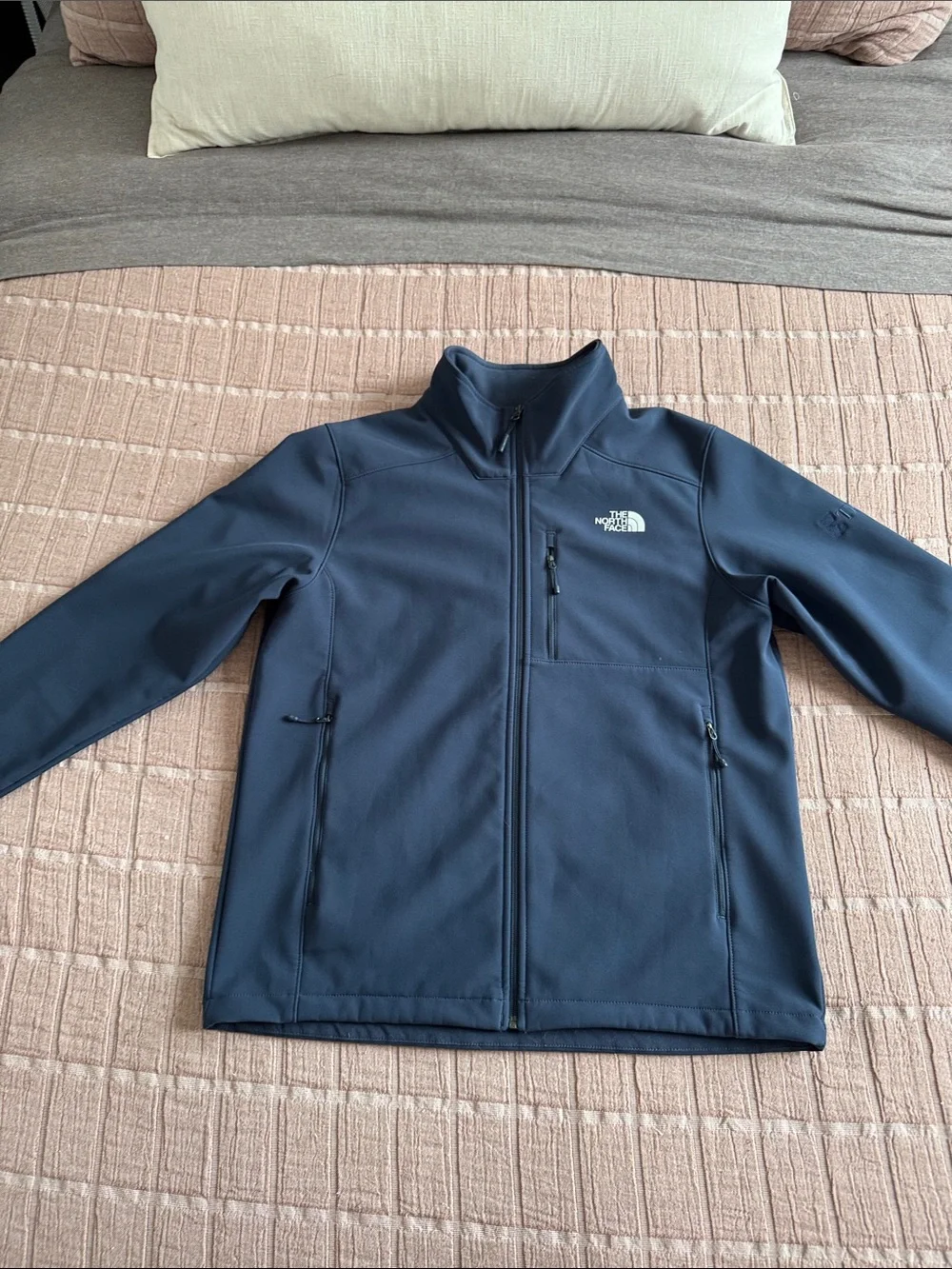 The North Face Men's Large Navy Blue Softshell Jacket - Full Zip